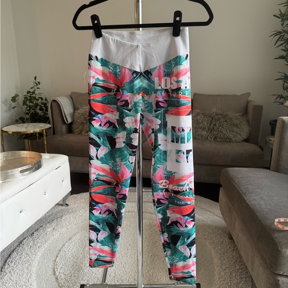 Tropical Green and white Fitness Outfit set Bra and Leggings Size Medium NWT New - Picture 6 of 16